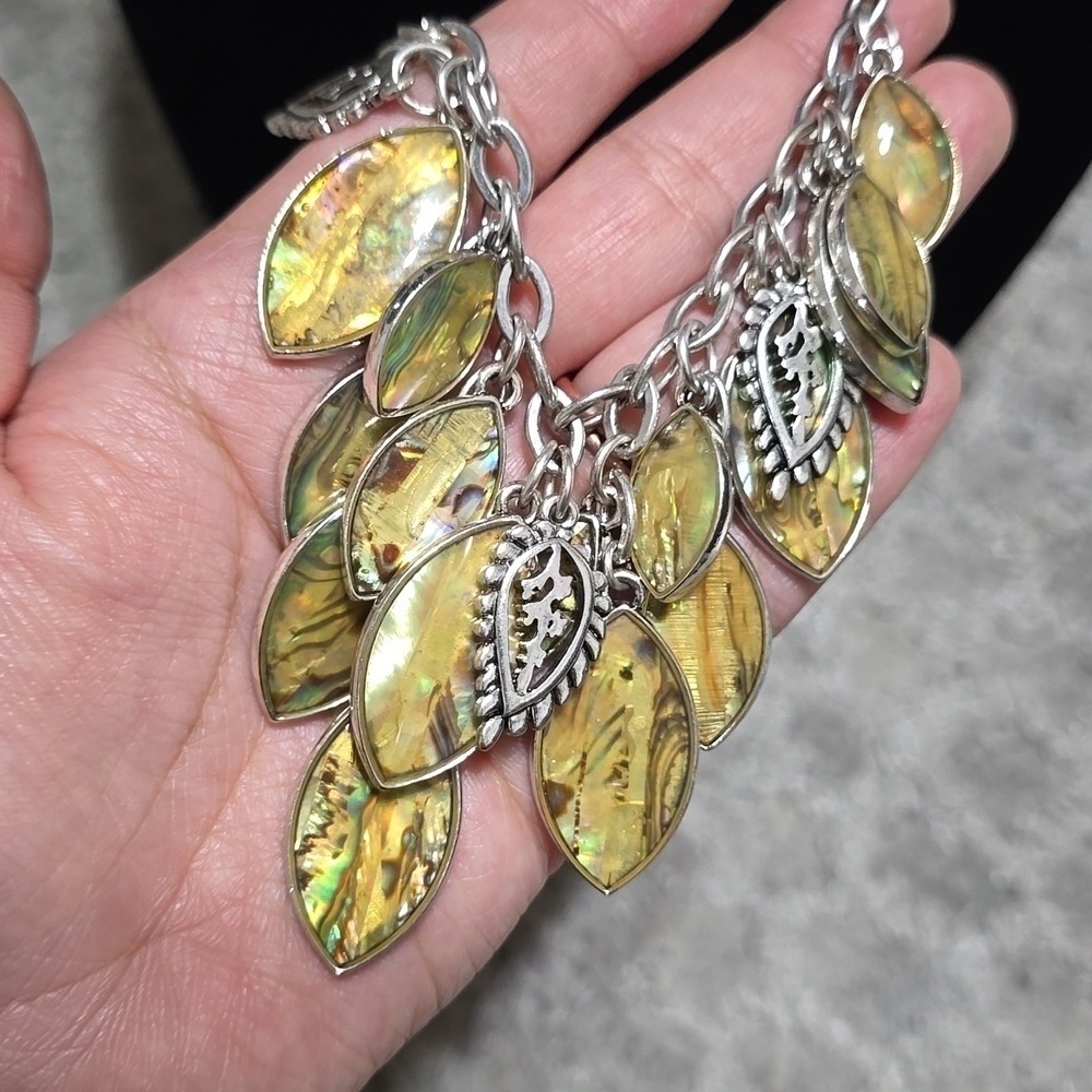 PREMIER DESIGNS Mother of Pearl Abalone Moda Necklace, Statement Leaf Necklace - Picture 4 of 12